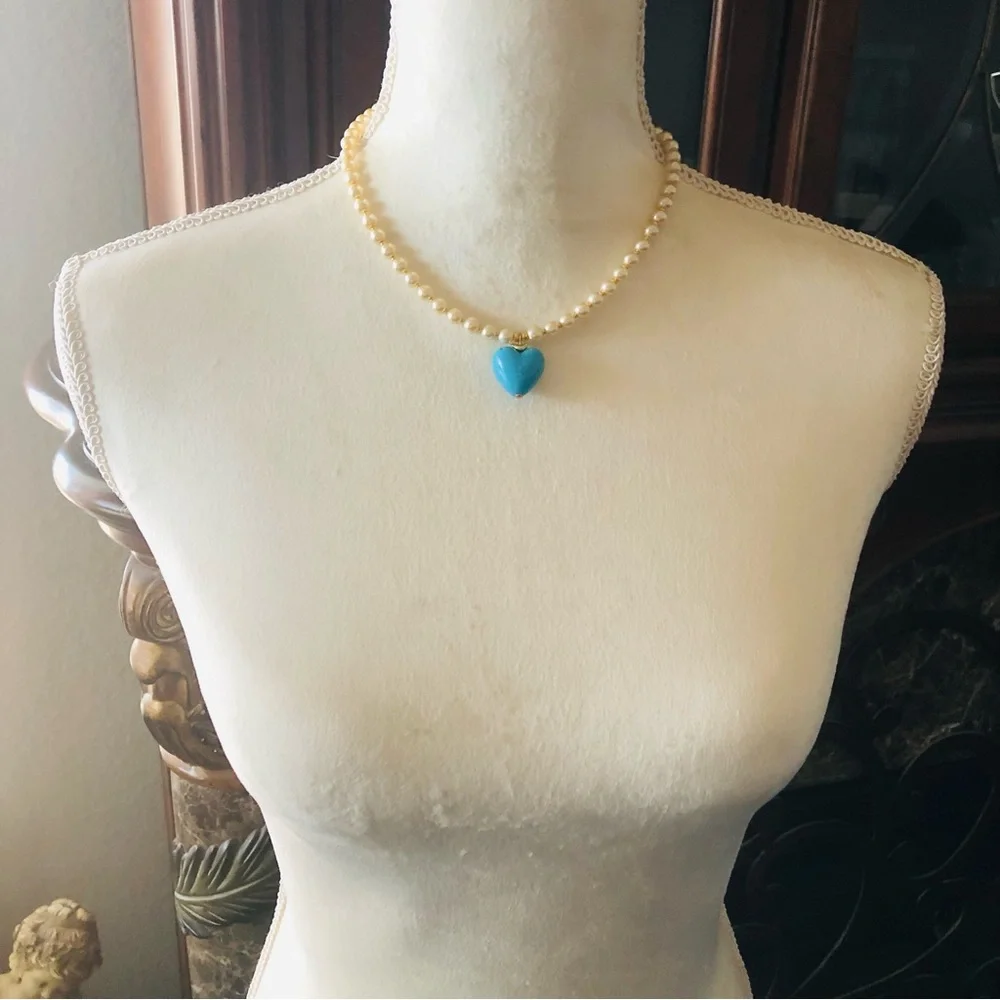 Handcrafted repurpose faux turquoise heart pendant Czech glass Pearl necklace - Picture 5 of 11
